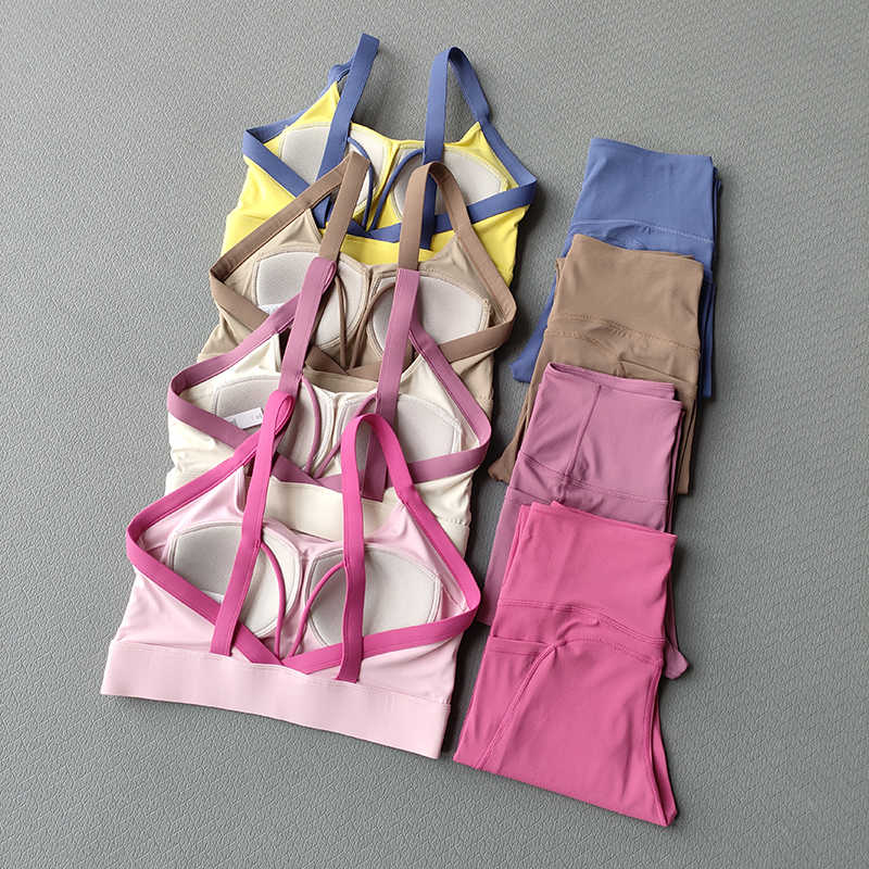 Yoga set, high-intensity yoga  – Fitness & Nutrition Lab Zapopan Bewertung und Preis